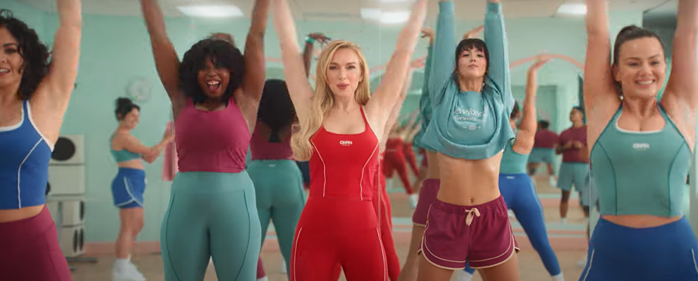 Ліндсі Лохан стала зіркою 80-х для рекламного ролика Old Navy