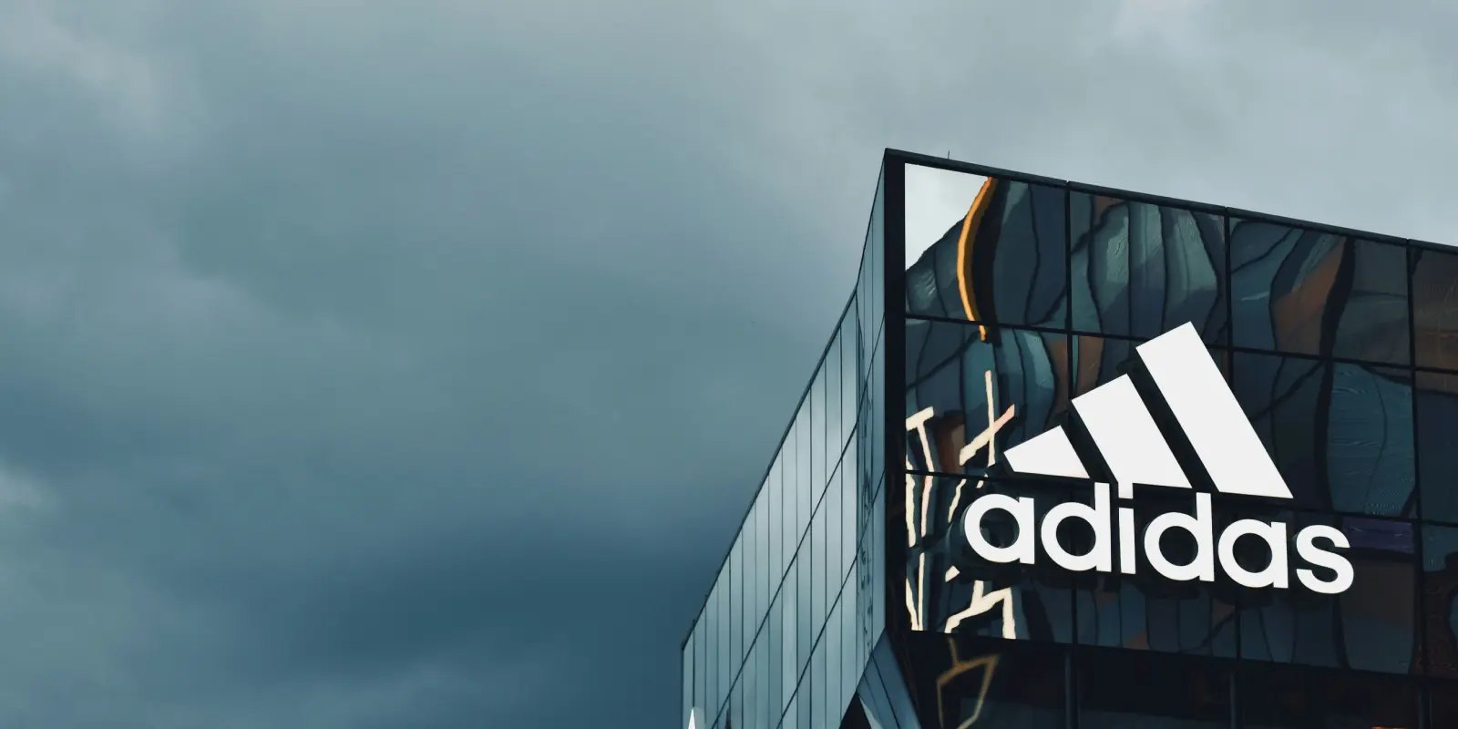 Маркетингова стратегія лідера: як Adidas став спортивною та культурною іконою