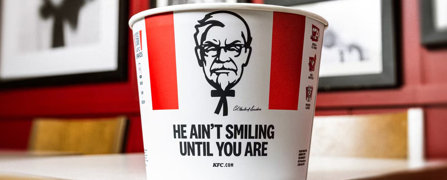 KFC изменил выражение лица полковника Сандерса: зачем это было сделано