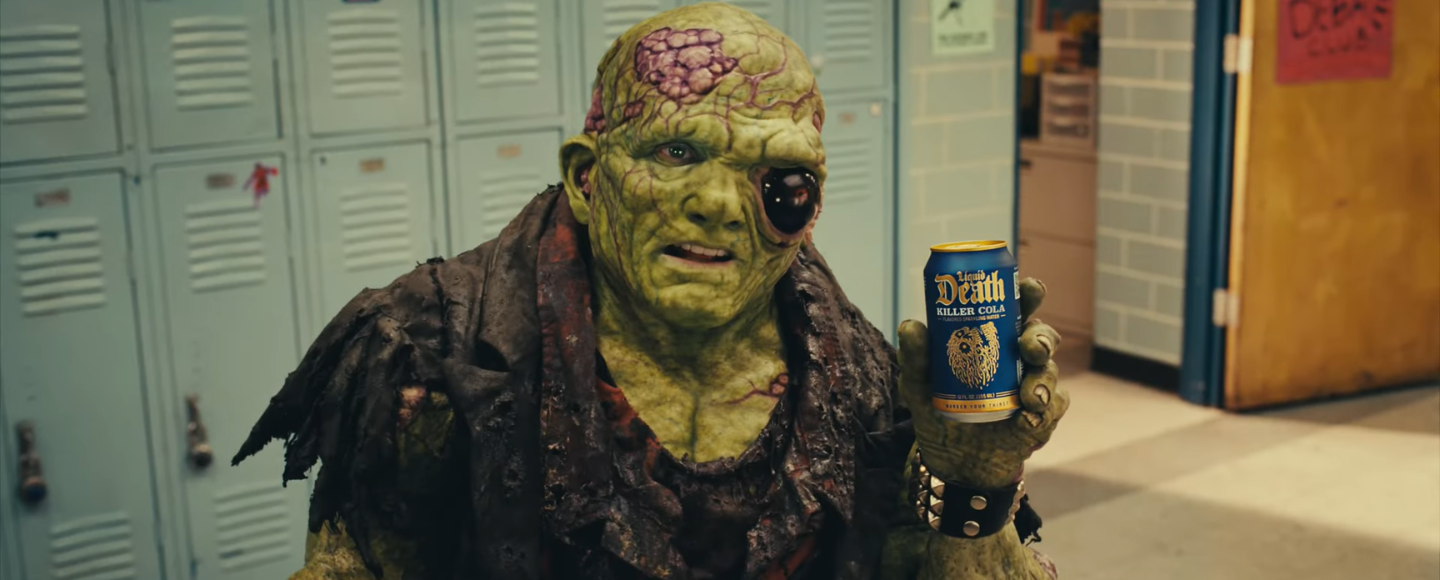 Токсичний месник та Liquid Death нагадали, що солодка газованка веде до втрати кінцівок