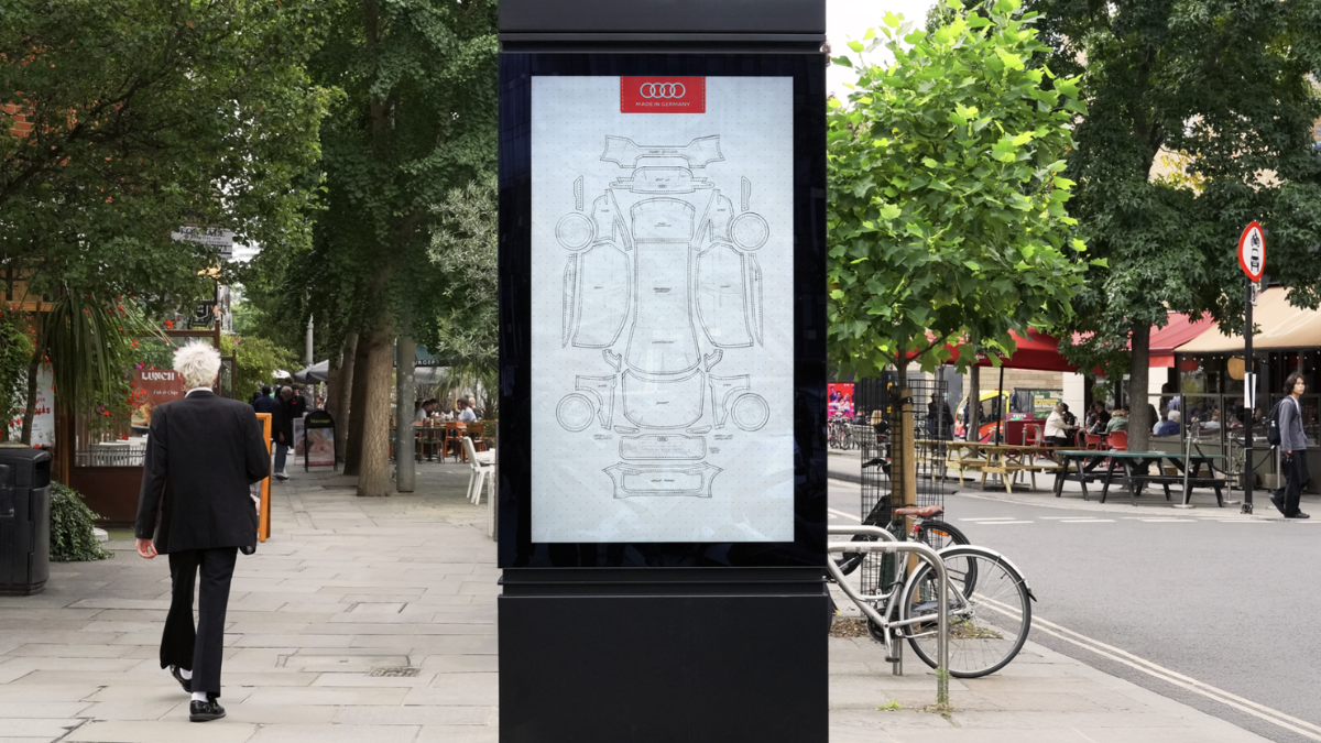 Audi перетворив автозапчастини на викрійки одягу