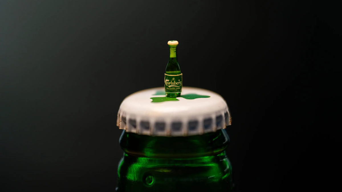 Carlsberg створив найменшу пляшку пива у світі