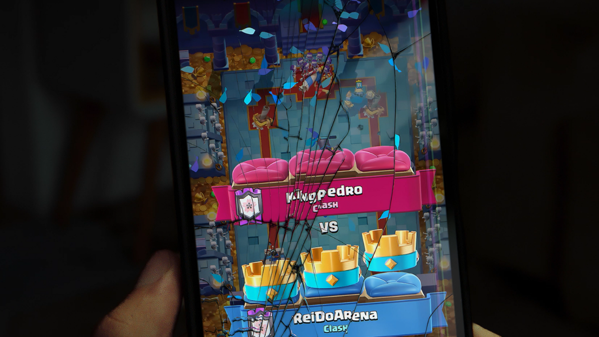 Clash Royale запустив кампанію для гравців із розбитими екранами