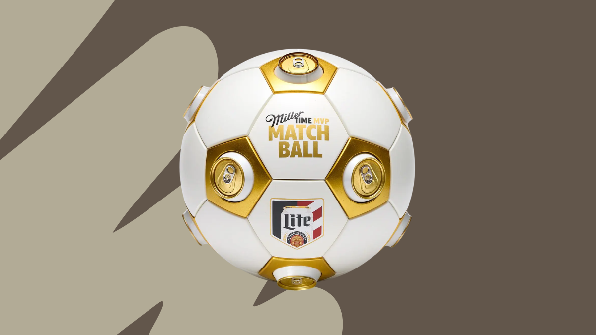 Miller Lite створив футбольний м’яч для зберігання пива